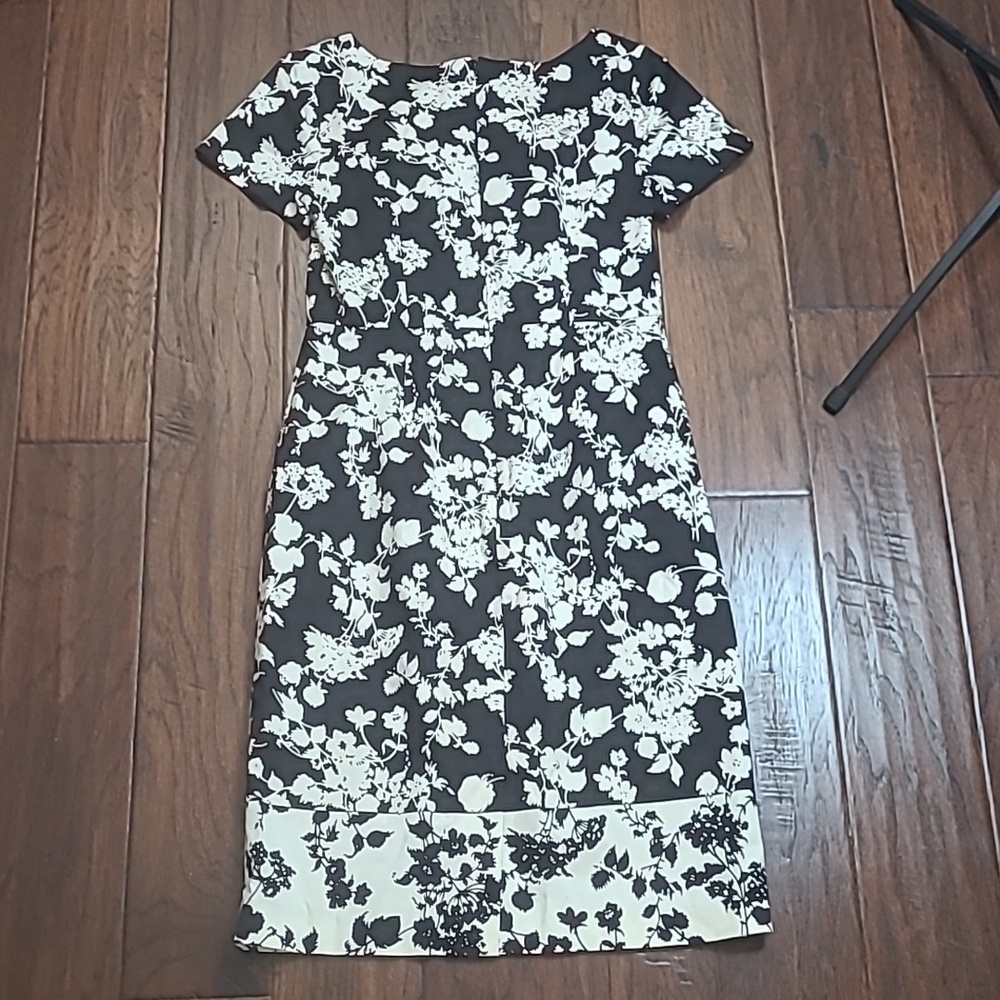 Talbots Black & Cream Floral Dress with Contrast Hem size 2 - Picture 4 of 8